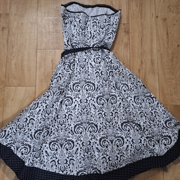 Le château black and white dress - Picture 3 of 6